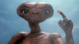 ET’s Gender Debated After Elizabeth Banks’ Steven Spielberg Criticism