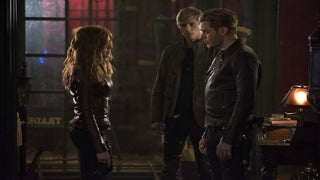 ‘Shadowhunters’ Star Dominic Sherwood on Season 2’s ‘Big Climax’: Fans Will Be ‘Shocked’