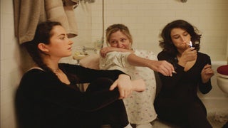 ‘Landline’ Review: Strong Cast Can’t Save Lukewarm Dysfunctional Family Comedy