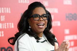 Oprah Winfrey Fans Targeted by Social-Media Scam Artist (Video)