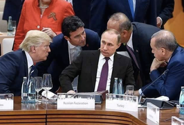 That G20 Photo of Trump-Putin Is Fake News
