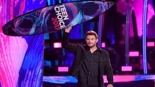 Ratings: No Miley Cyrus? No Problem – Teen Choice Awards Grow Double Digits From 2016