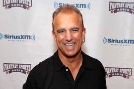Jay Thomas, Emmy-Winning ‘Cheers’ and ‘Murphy Brown’ Actor, Dies at 69