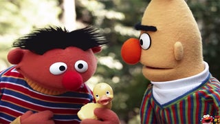 ‘Sesame Street’ Takes on ‘Despacito’ With Rubber Duckie Cover ‘El Patito’ (Video)