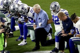 Why Jerry Jones, Paul Abrahamian and Stiles Stilinski Are TV’s Social Media MVPs of the Week