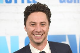 Zach Braff Clears Rumors He’s Dating an AI Chatbot: ‘Can’t Believe I Have to Type These Words’
