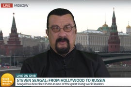 Steven Seagal Bashes ‘Disgusting’ NFL Protests, Defends Putin – With Kremlin in Background (Video)
