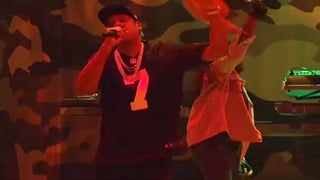 ‘SNL’: Jay-Z Wears Colin Kaepernick Jersey During Musical Performance