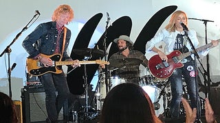 Sheryl Crow Honors Tom Petty, Remembers Michael Jackson at espnW Women + Sports Summit (Video)