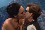 gal gadot kate mckinnon snl saturday night live wonder woman