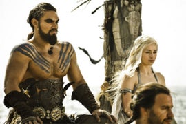 ‘Game of Thrones’ Stars Jason Momoa, Emilia Clarke Reunite (Photos)