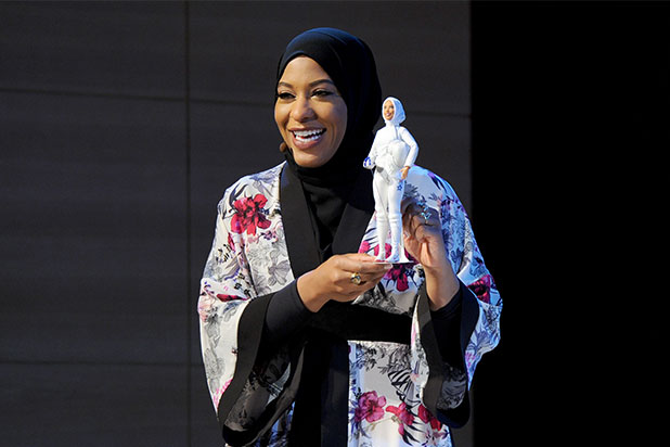 https://www.thewrap.com/wp-content/uploads/2017/11/Ibtihaj-Muhammad.jpg