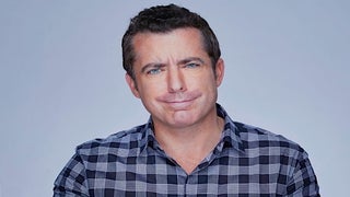 Jason Jones Takes ‘The Detour’ to Alaska … and Tussles With a Palin