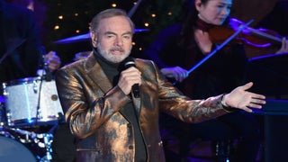 Neil Diamond Retires From Touring After Parkinson’s Diagnosis