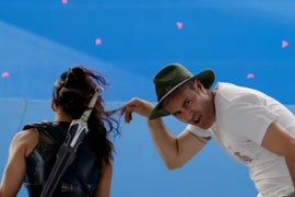 Watch ‘Thor: Ragnarok’ Director Taika Waititi Be Weird on Set in Behind-the-Scenes Gag Reel (Video)