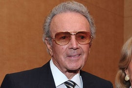 Vic Damone, Famed Crooner, Dies at 89