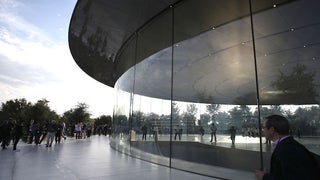 People Keep Running Into the Fancy Glass at Apple Park – Seriously