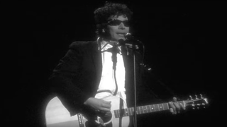 Jimmy Fallon Channels Bob Dylan to Take Aim at Trump, Mel Gibson (Video)