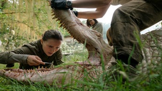 ‘Annihilation’ Film Review: Natalie Portman Anchors Woolly, Weird Sci-Fi Saga