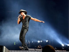 Tim McGraw Collapses on Stage During Concert in Ireland