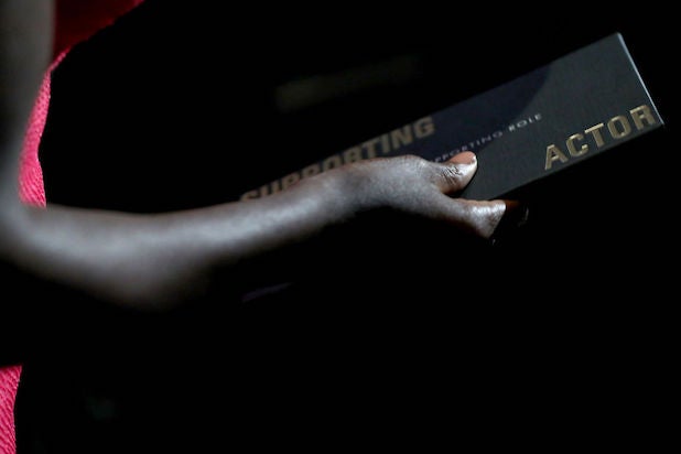 viola davis oscar 2018 envelope