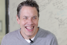 ‘Speechless’: John Ross Bowie on How Important That ‘Sh—hole’ of a Home Is to the DiMeos (Video)