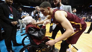 Sister Jean Is the ‘Best Part of March Madness’ as She Prays Loyola-Chicago to Another Win