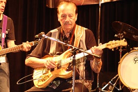 Nokie Edwards, Guitarist on ‘Hawaii Five-O’ Theme, Dies at 82