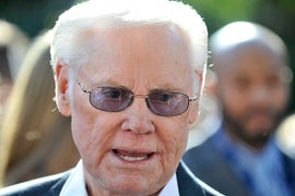 George Jones’ Widow and Cracker Barrel – Yes, Cracker Barrel – Sued Over Posthumous Album Release