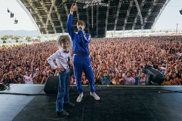 Walmart Yodeling Kid Sahara Tent Walmart Yodeling Kid Sahara Tent