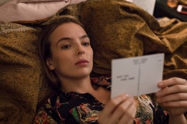 ‘Killing Eve’ Opening Scene Sets Up Viewers for ‘the Unexpected,’ Star Jodie Comer Says
