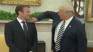 Trump Cleans Dandruff Off Macron Shoulder in Show of Friendship (Video)