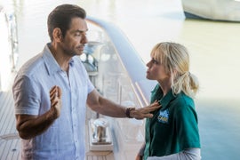 ‘Overboard’ Film Review: Flimsy Remake Lacks Buoyancy