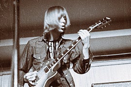 Danny Kirwan, Fleetwood Mac Guitarist, Dies at 68