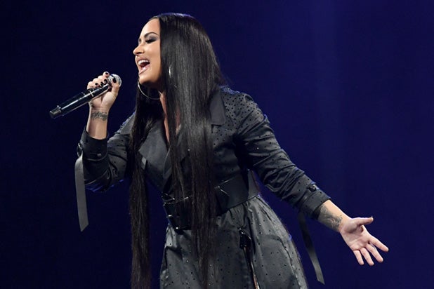 Ð?аÑ?Ñ?инки по запÑ?оÑÑ? Demi Lovato Responds to Rumors About Her Recovery