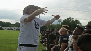 ‘Last Chance U’ Coach Resigns After German Player Reports ‘Hitler’ Text Exchange