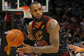 LeBron James Signs $154 Million Deal With Los Angeles Lakers