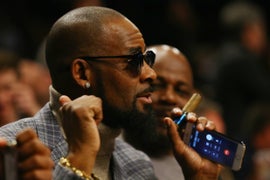 R Kelly Drops 19-Minute Song ‘I Admit’ Addressing ‘Pedophile’ and ‘Sex Slave’ Accusations (Audio)