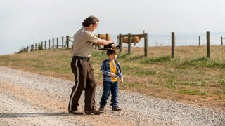 ‘Walking Dead’ Showrunner Tells Us How Season 9 Plays With Time: World ‘Is Starting to Degrade’
