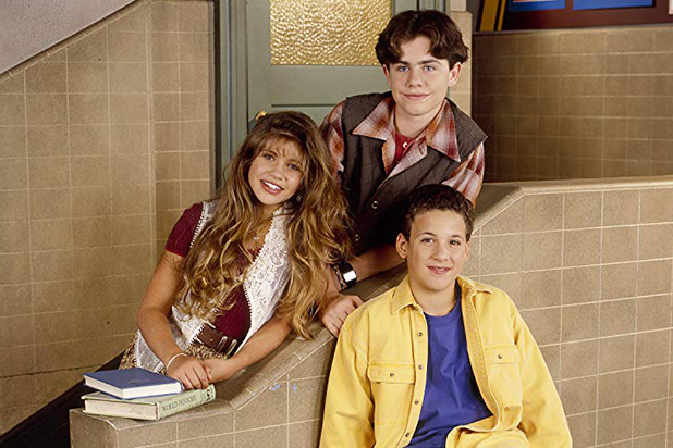 Boy Meets World Stars Re Create Set Photo 25 Years Later Photo