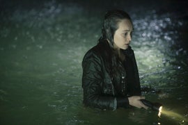 ‘Fear the Walking Dead’: Alicia ‘Becomes More Her Mother’s Daughter’ in Water-Logged Episode