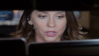 ‘9-1-1’ Season 2 Trailer: New Operator Jennifer Love Hewitt’s Got Nowhere to Run, Nowhere to Hide (Video)
