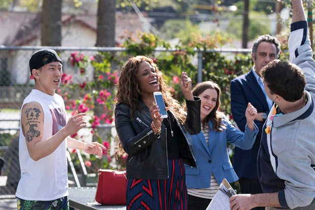 JAKE CHOI, KIMRIE LEWIS, LEIGHTON MEESTER, BRAD GARRETT Single Parents JAKE CHOI, KIMRIE LEWIS, LEIGHTON MEESTER, BRAD GARRETT Single Parents
