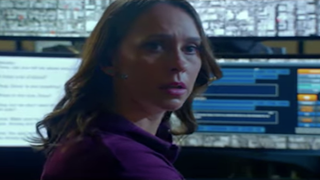 ‘9-1-1’ Season 2 Trailer: A Giant Earthquake Splits LA – But It’s OK, Jennifer Love Hewitt Is Here (Video)