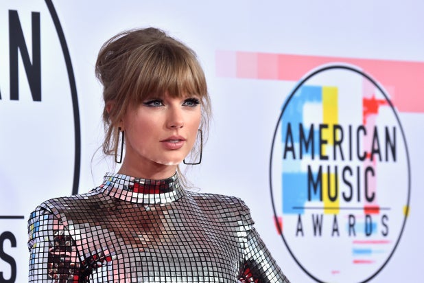 Taylor Swift Reminds Fans to Vote in the Midterms during AMAs Acceptance Speech