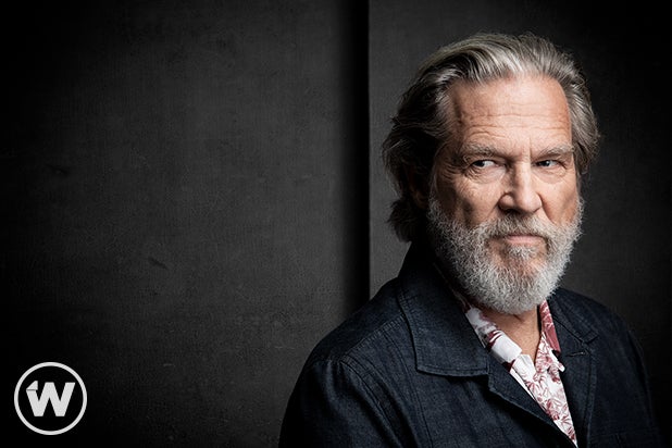 Jeff Bridges Wants a &lsquo;Starman&rsquo; Reunion: &lsquo;Karen Allen and I Have Been