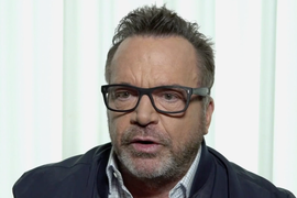Here’s What Tom Arnold Says Is on Trump’s ‘Apprentice’ Tapes: ‘He’s Racist, He Says the N-Word’