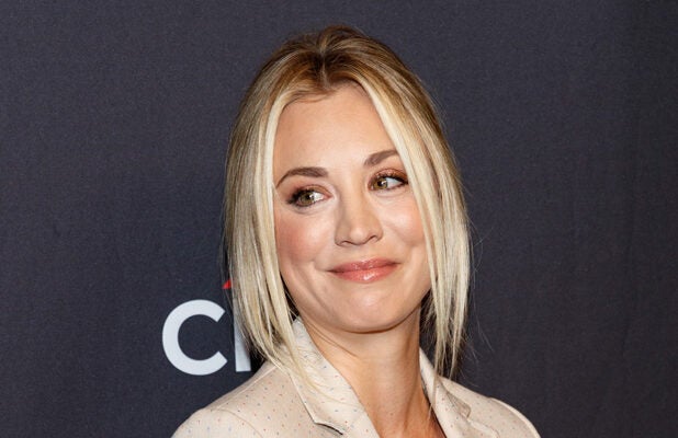 Big Bang Theory' Star Kaley Cuoco Artfully Ignores Her Director in  Behind-the-Scenes Pics (Photos)