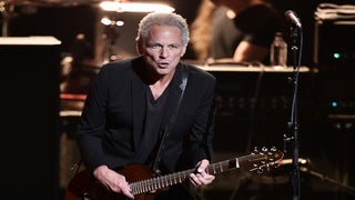 Fleetwood Mac ‘Strongly Disputes’ Lindsey Buckingham’s Lawsuit