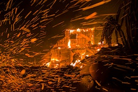 2 Deaths Confirmed, as Woolsey Fire Grows to 70,000 Acres